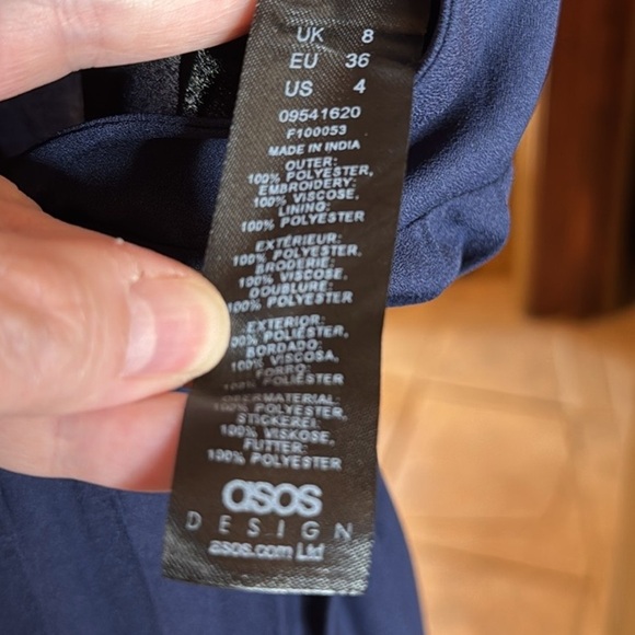 NWOT ASOS Navy Blue Floral Embroidered Pleated Wrap Dress Size 4P - Picture 9 of 13